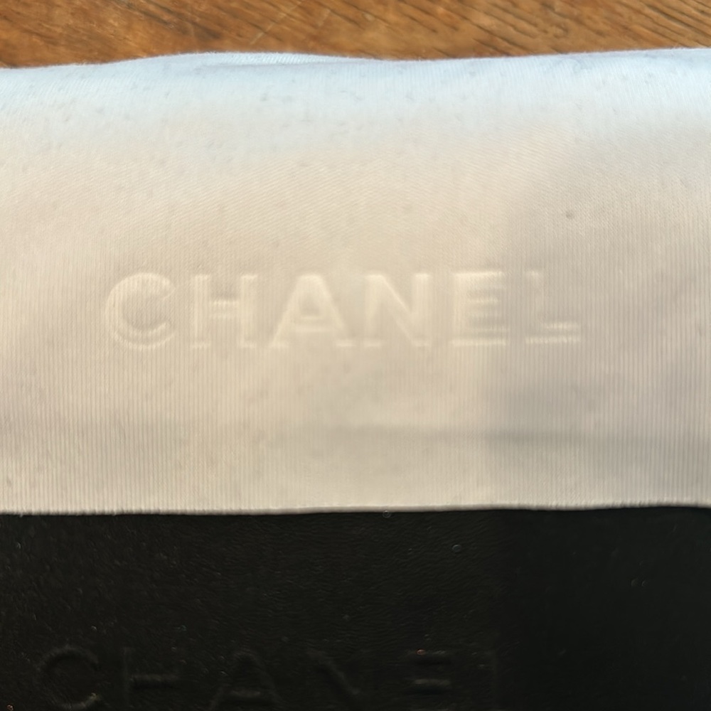 Authentic Chanel sunglasses and case - Picture 10 of 12